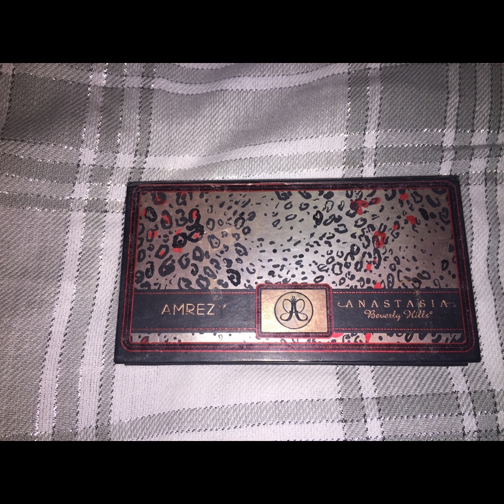 Limited Edition Amrezy pallet by Anastasia